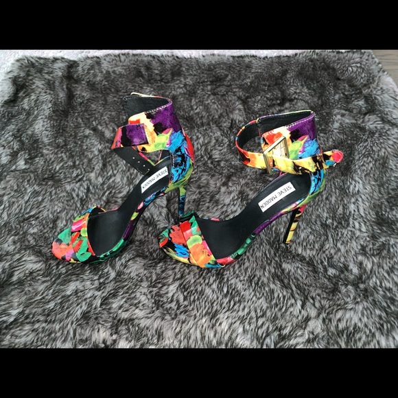 Floral Steven madden heels - Picture 1 of 4